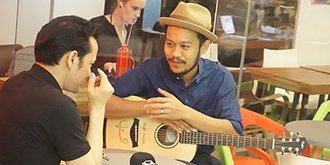 คุยกับสิงโต นำโชค เรื่องกีตาร์ Taylor "Singto Numchok" Signature